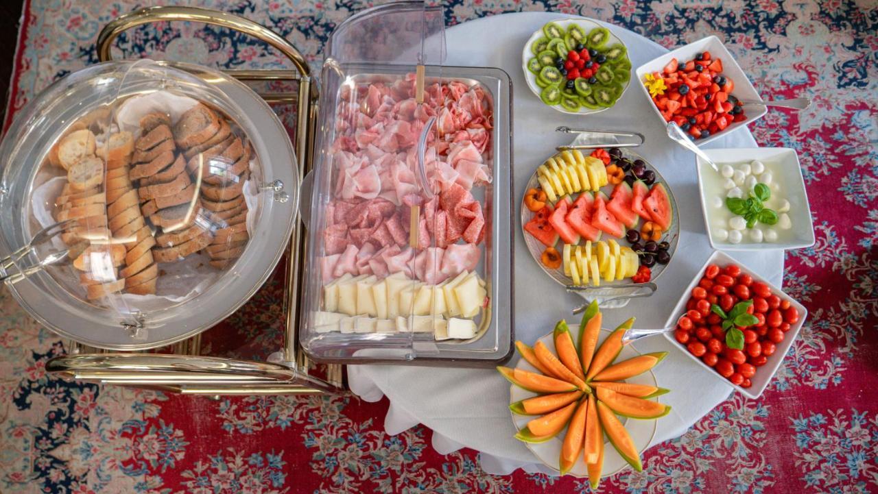Hotel Villa Cansignorio Лацизе Екстериор снимка