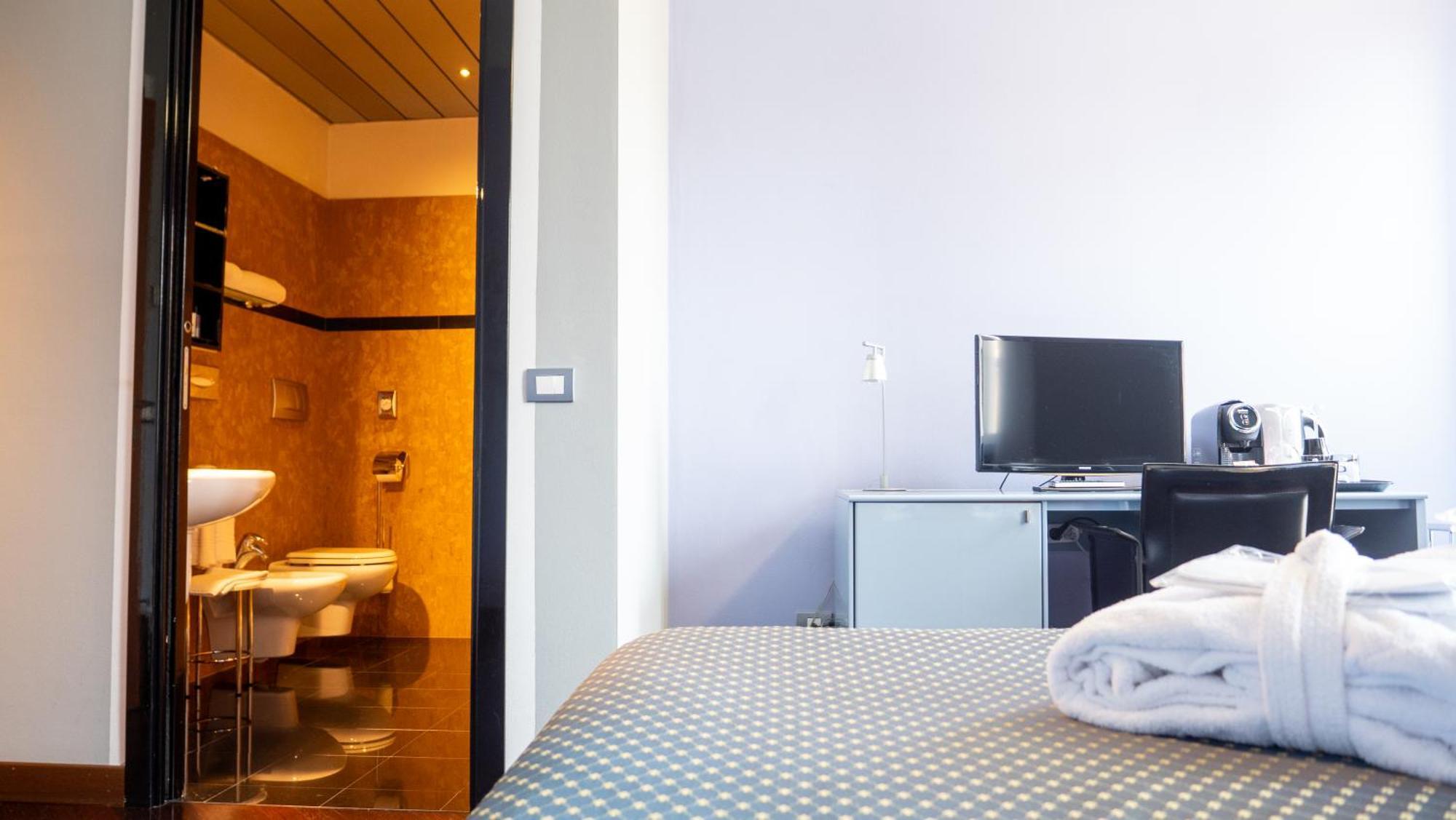 Hotel Villa Cansignorio Лацизе Екстериор снимка
