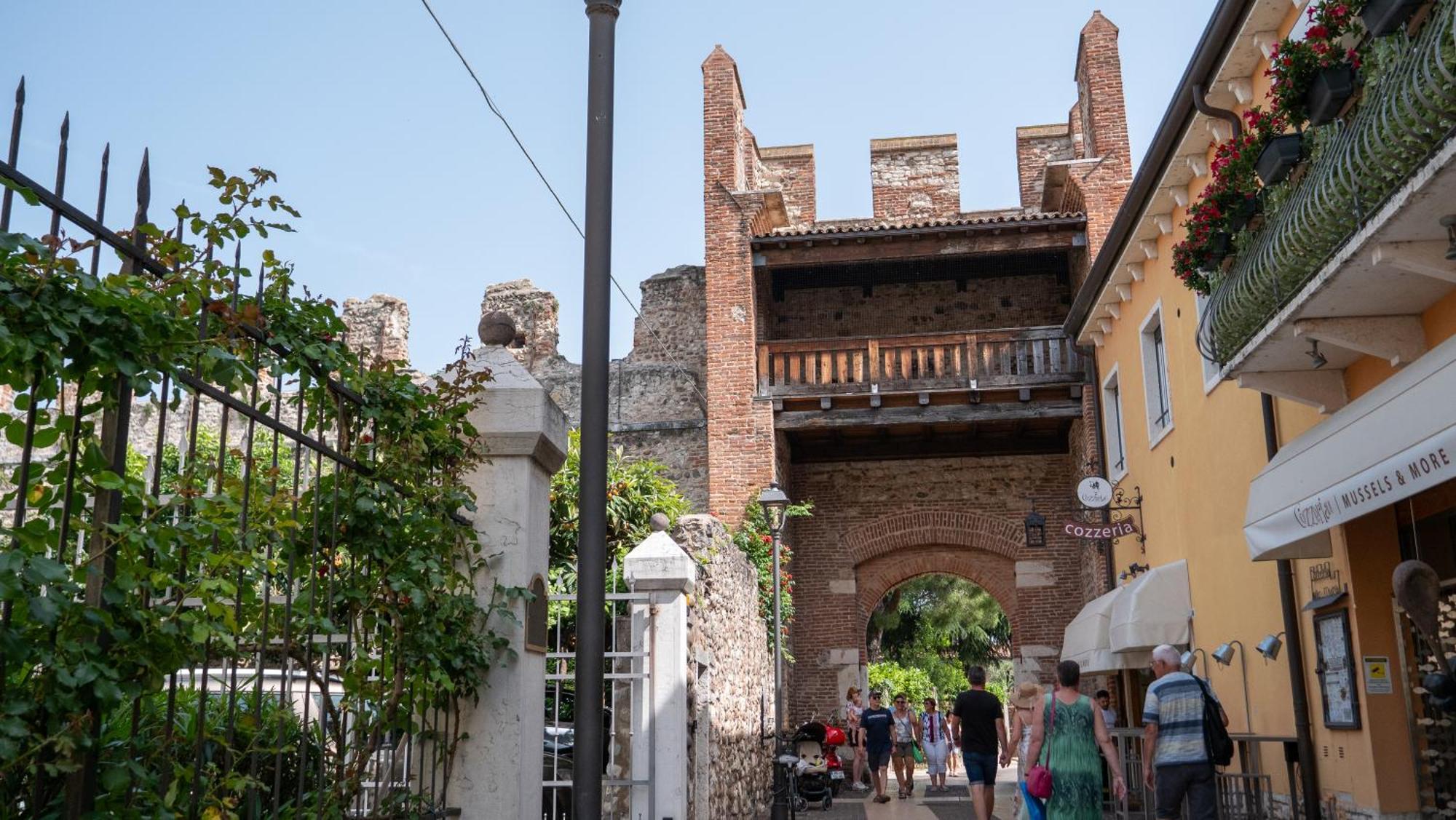Hotel Villa Cansignorio Лацизе Екстериор снимка