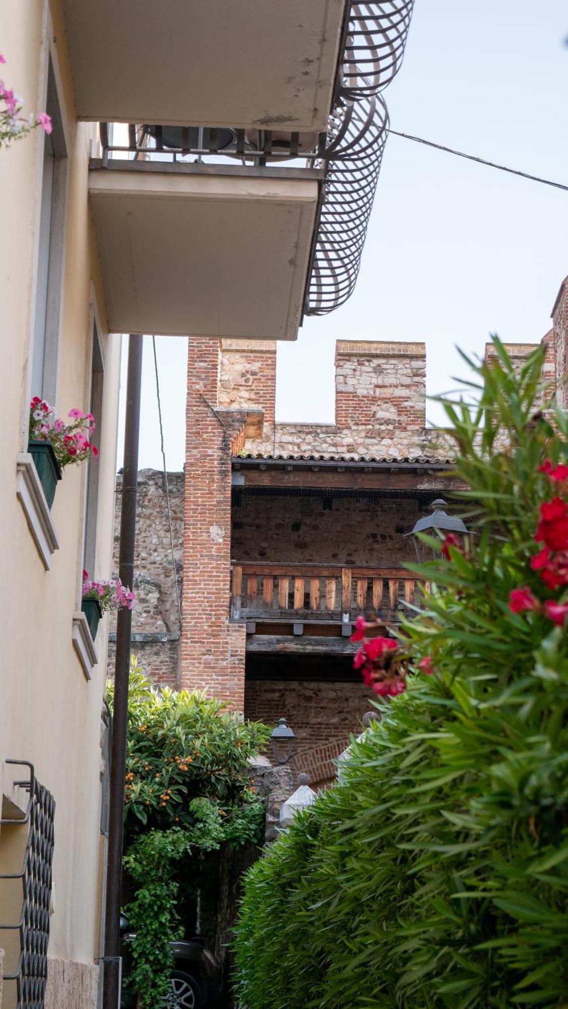 Hotel Villa Cansignorio Лацизе Екстериор снимка