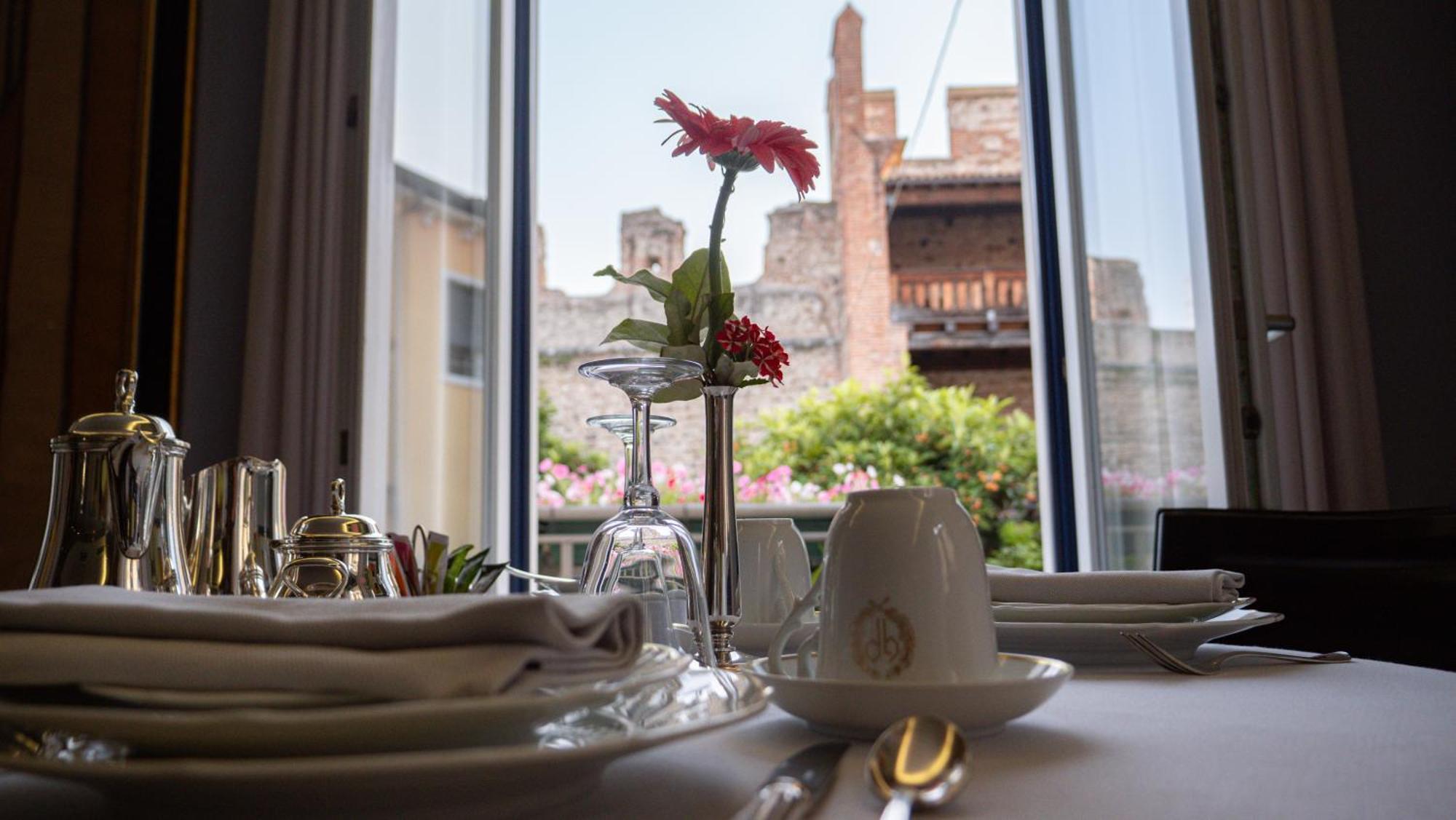 Hotel Villa Cansignorio Лацизе Екстериор снимка