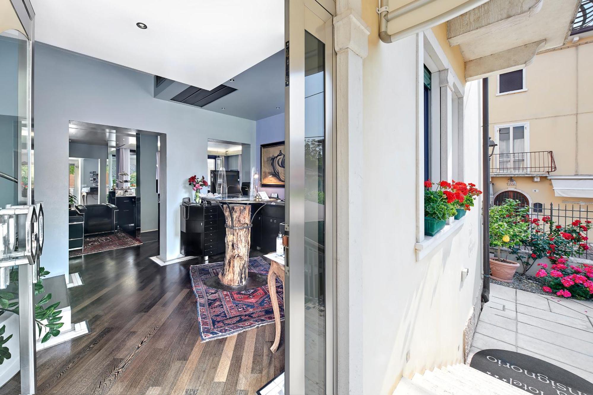 Hotel Villa Cansignorio Лацизе Екстериор снимка