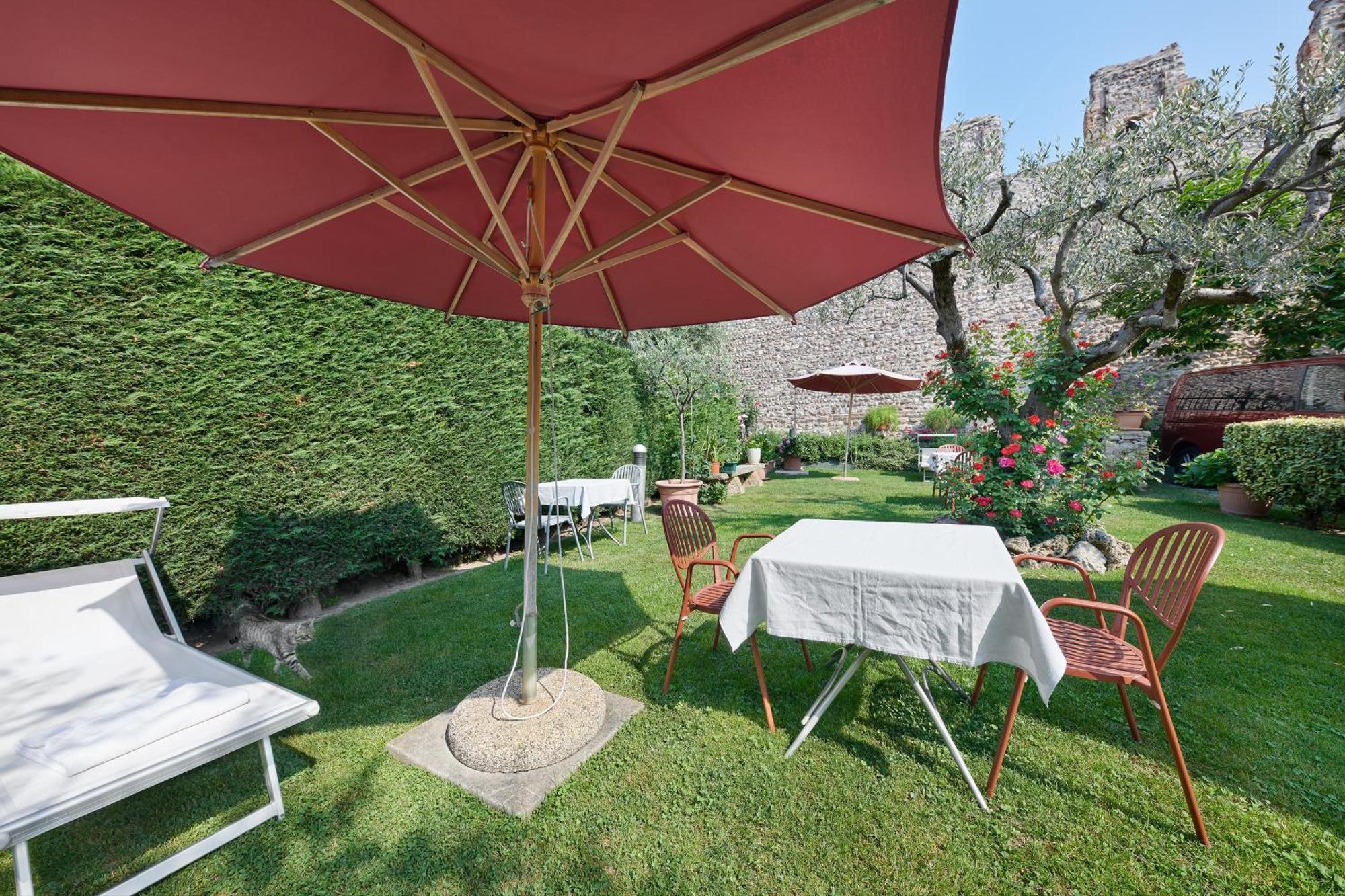 Hotel Villa Cansignorio Лацизе Екстериор снимка